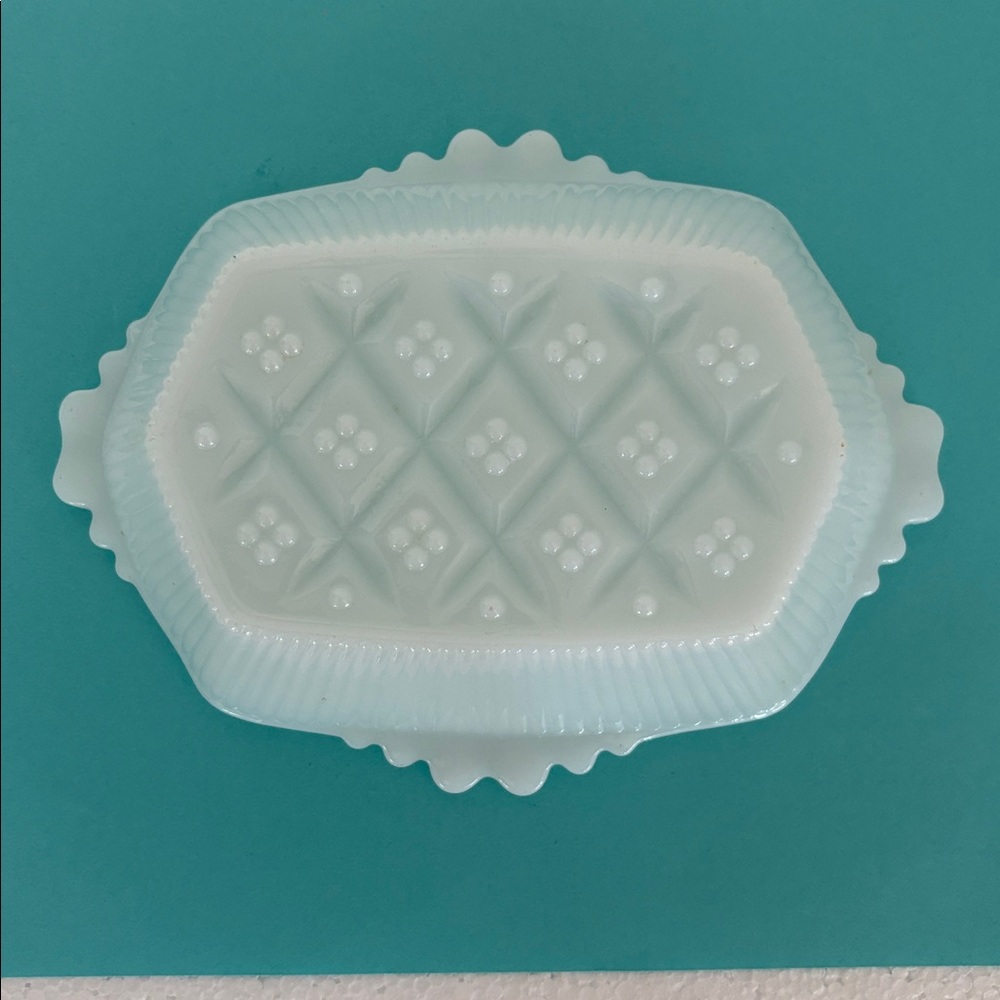Vintage Anchor Hocking Milk Glass Bon Bon Trinket Candy Dish